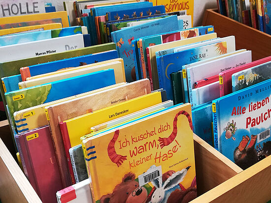 Familiencafé: Lesen ist schön und Vorlesen wunderbar!